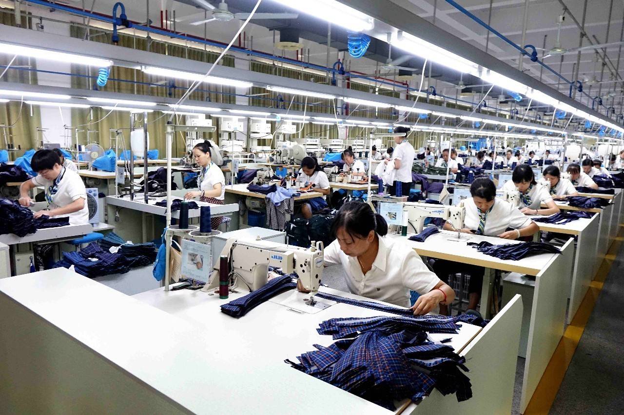 优衣库要用机器人改造工厂,但造衣服暂时还离不开人